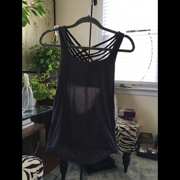 Lululemon top size 2 - Picture 3 of 8